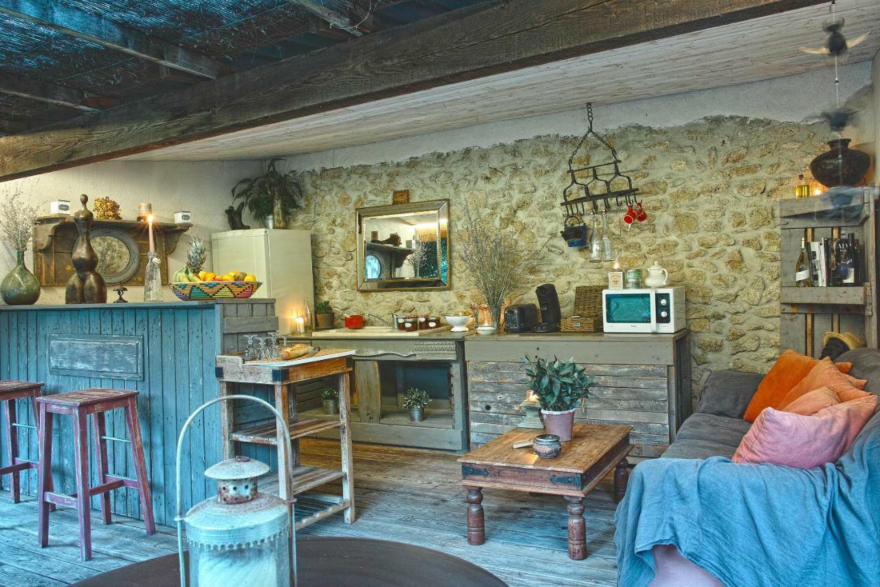 Bed and Breakfast Le Moulin De Picaud Grans Екстер'єр фото